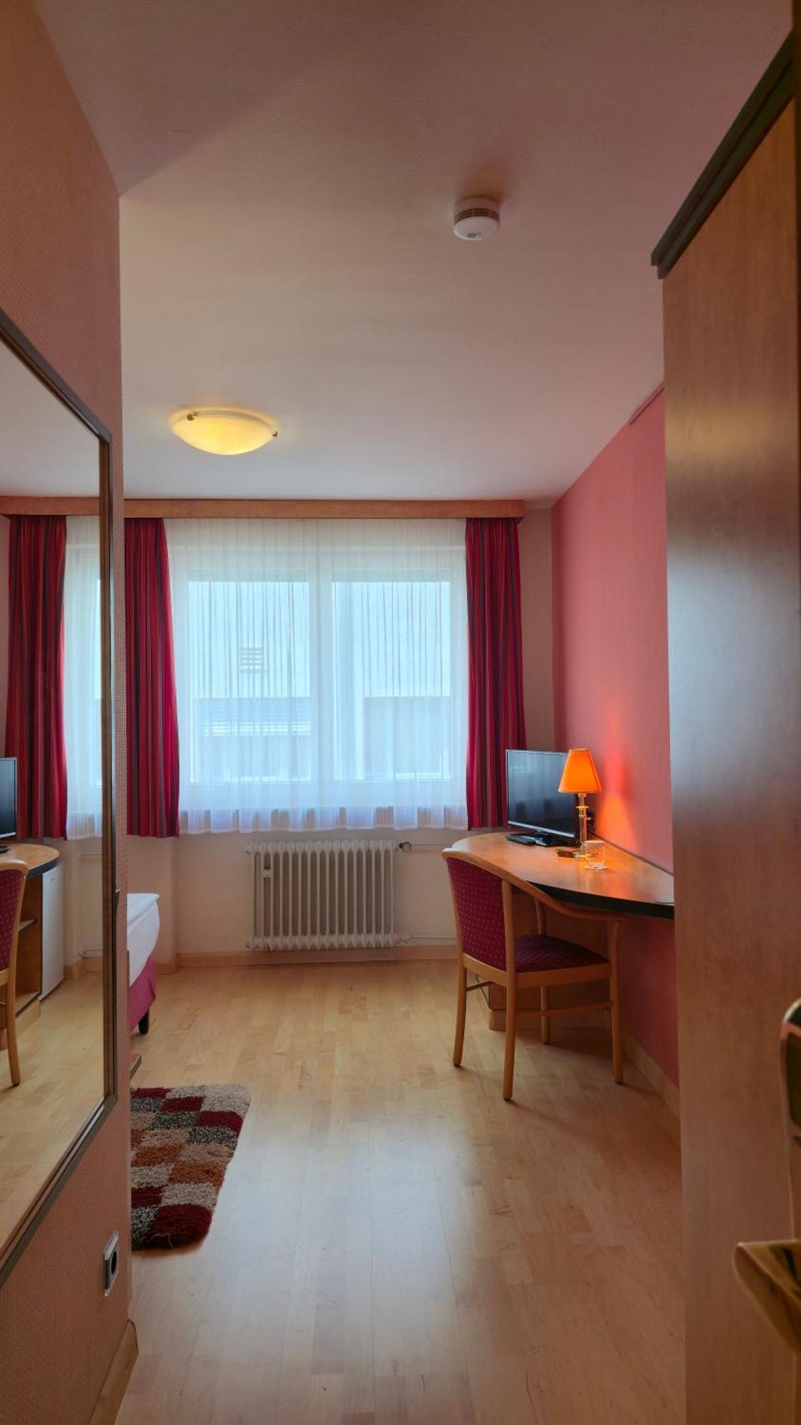 Boardinghouse Sonne Hotell Offenburg Rum bild